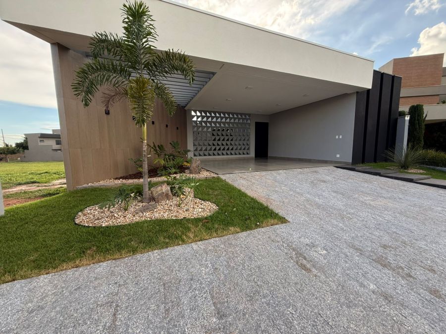 Casa Alto Padr�o - Venda - Condom�nio Flamboyant - Iturama - MG