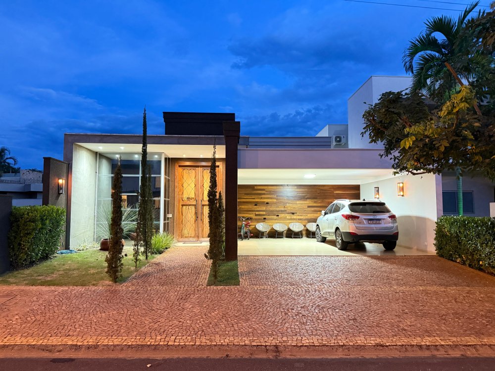 Casa Alto Padrão - Venda - Condomínio Flamboyant - Iturama - MG